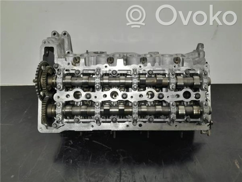 Culata del motor   779767606