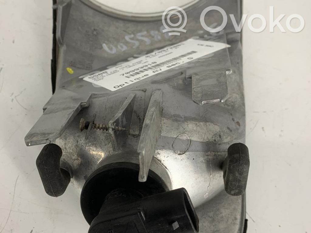 Front fender indicator light