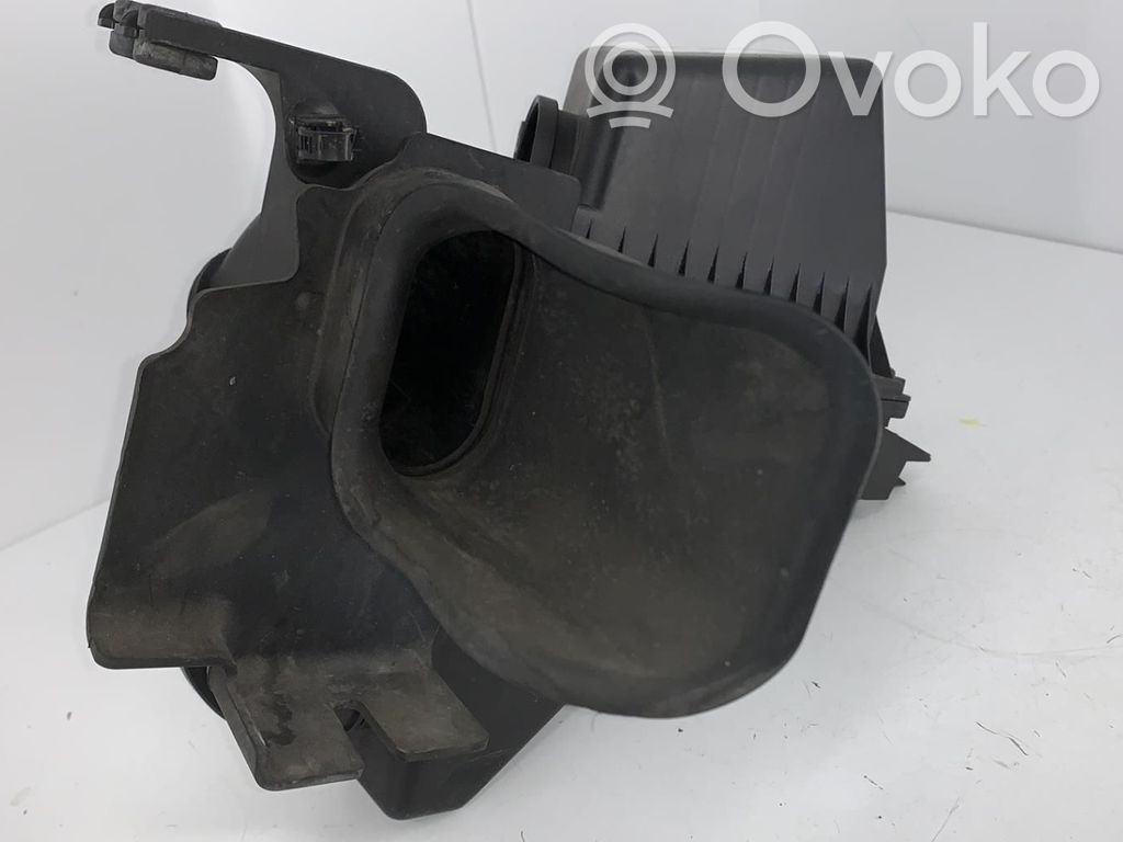 Suzuki SX4 Air filter box 