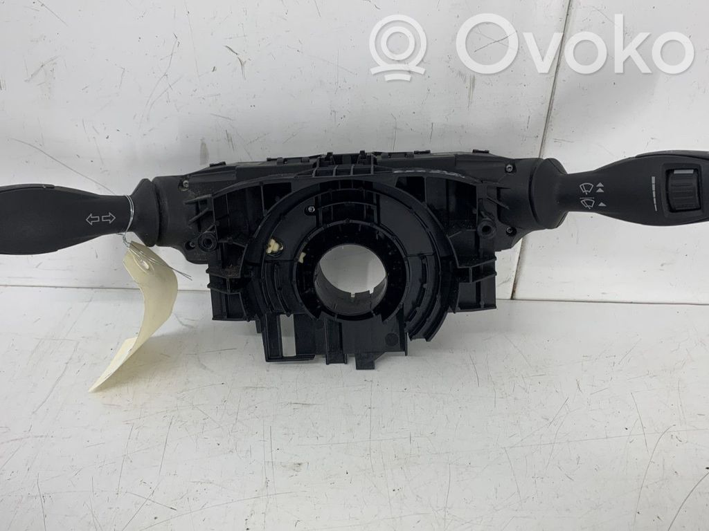Ford Fiesta Commodo, commande essuie-glace/phare 