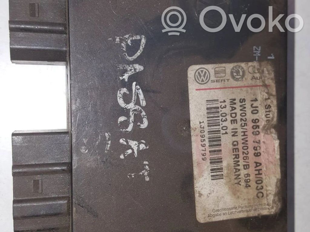 Volkswagen PASSAT B5 Module confort 