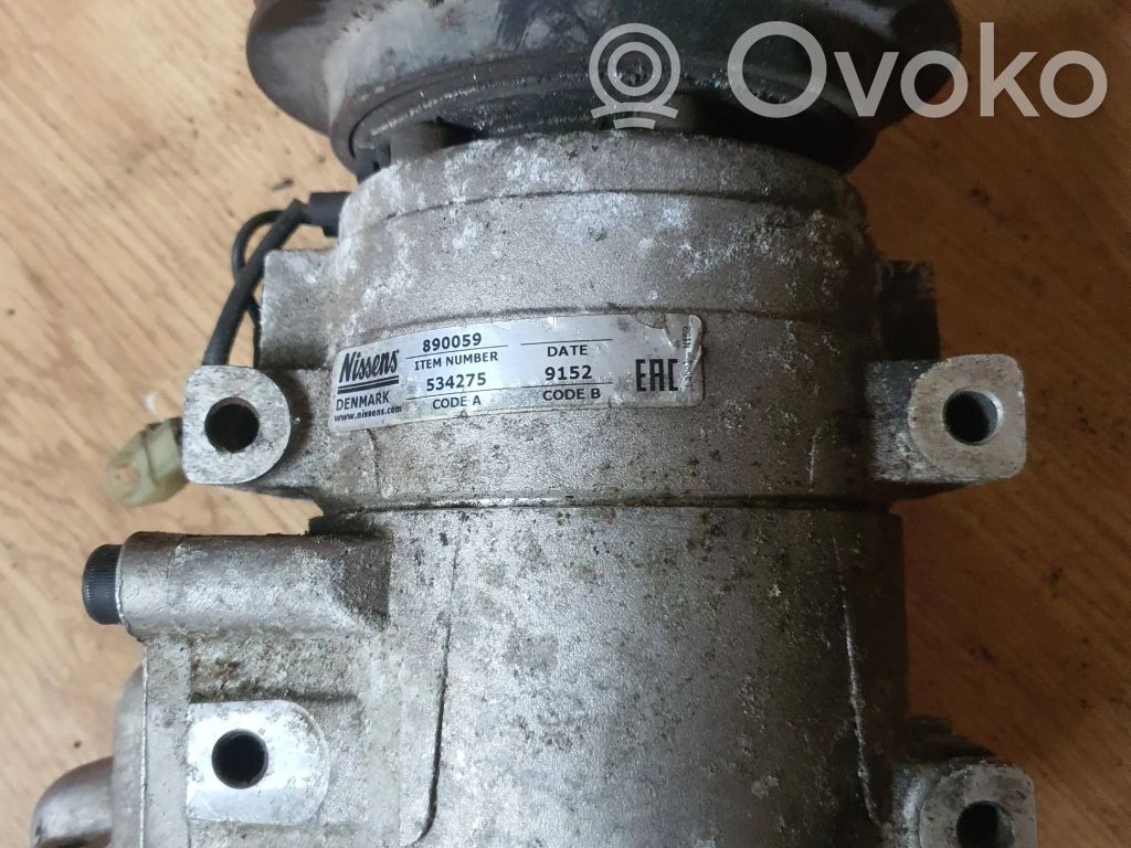Audi A6 S6 C4 4A Ilmastointilaitteen kompressorin pumppu (A/C) 