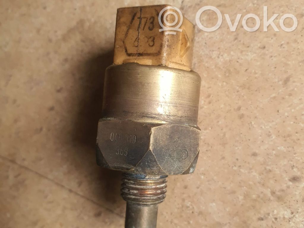 Audi A6 S6 C4 4A Engine mounting bracket 