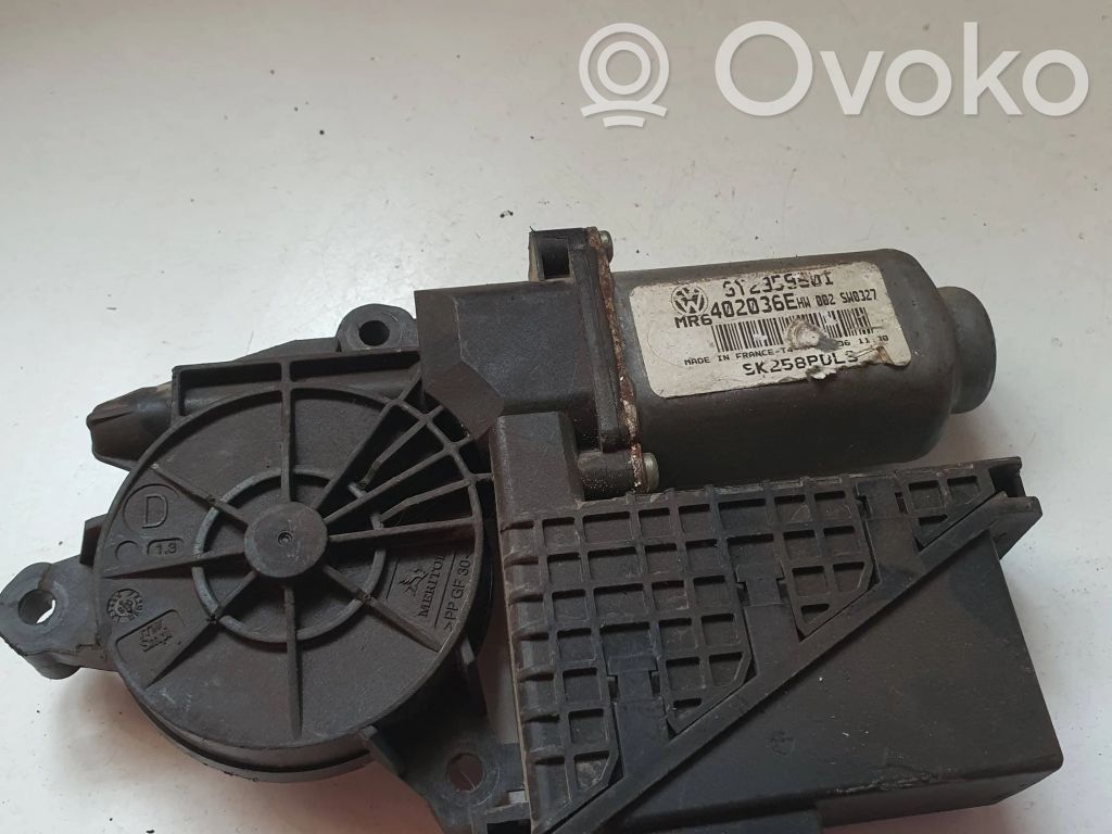 Volkswagen Polo IV 9N3 Silniczek podnoszenia szyby drzwi tylnych 