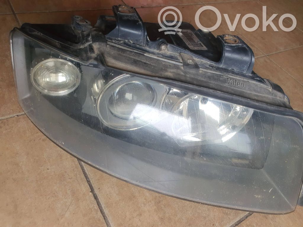Audi A4 S4 B6 8E 8H Scheinwerfer 