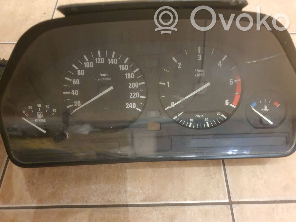 BMW 5 E34 Speedometer (instrument cluster) 