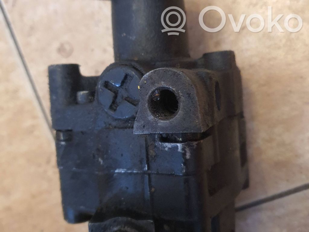 BMW 5 E34 Power steering pump 