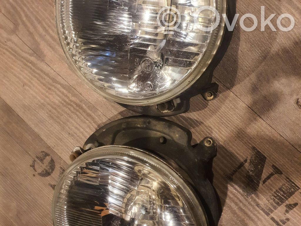 Volkswagen Polo II 86C 2F Lampa przednia 