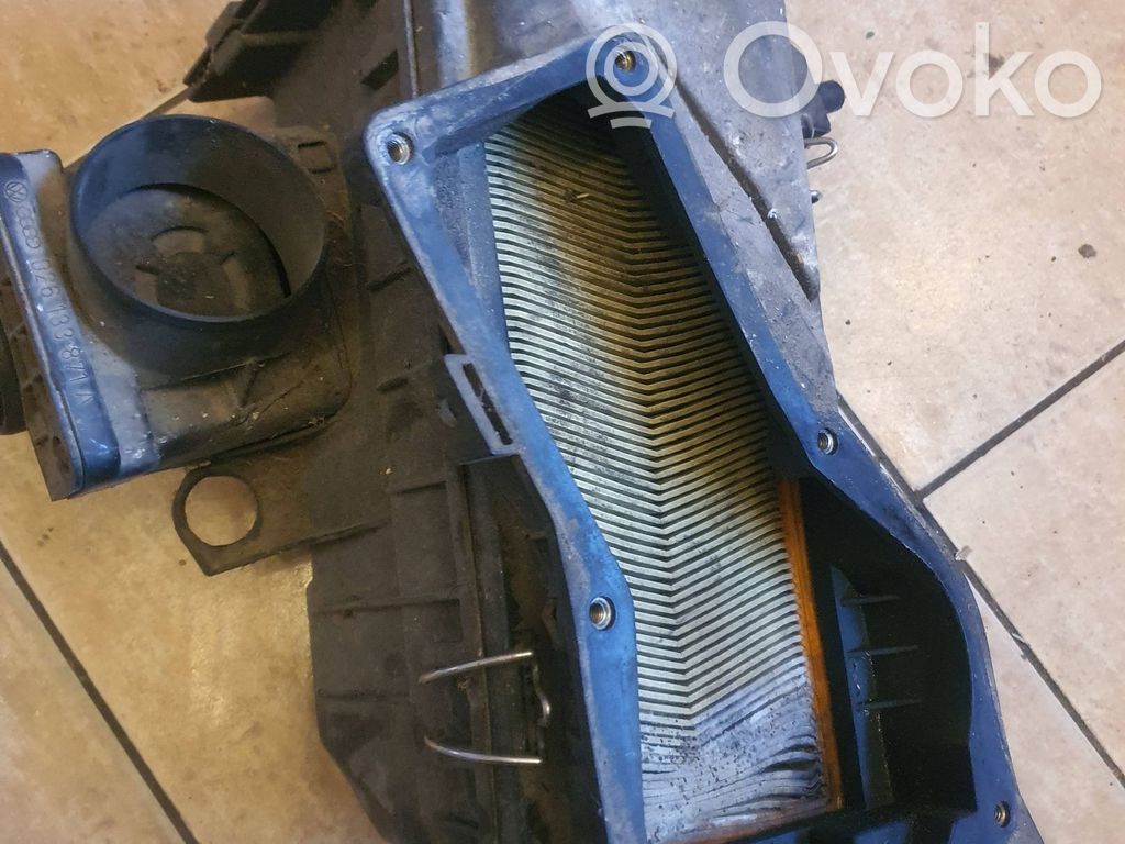 Audi 80 90 B3 Abdeckung Deckel Luftfilterkasten 