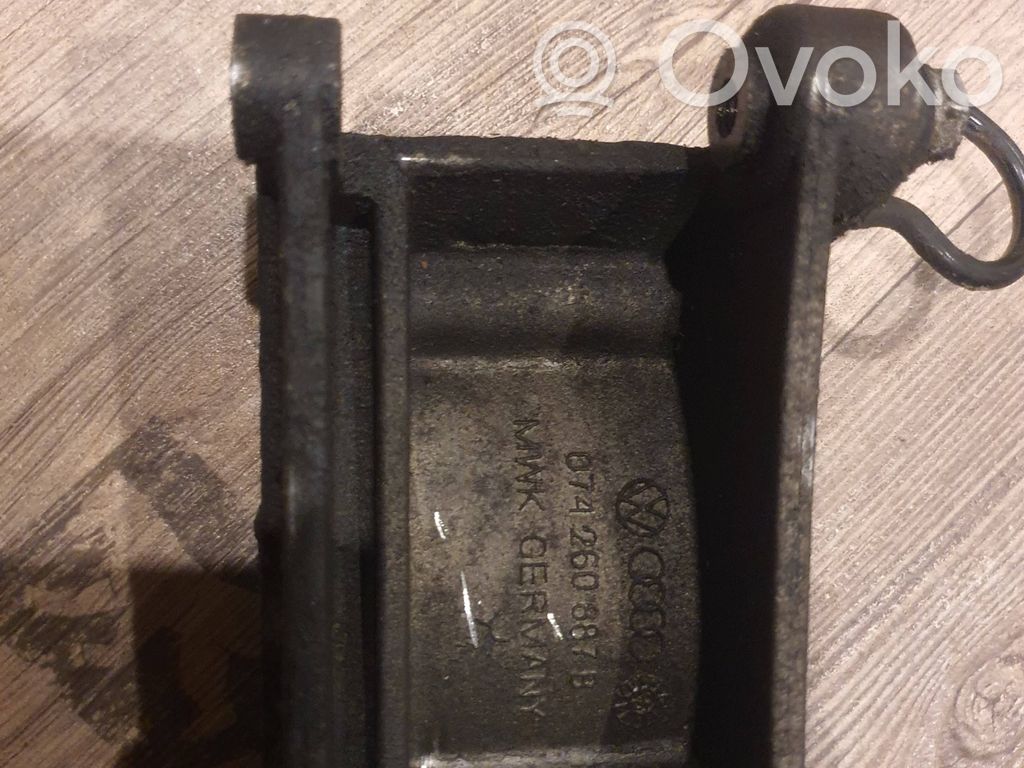 Volkswagen Transporter - Caravelle T4 A/C compressor mount bracket 