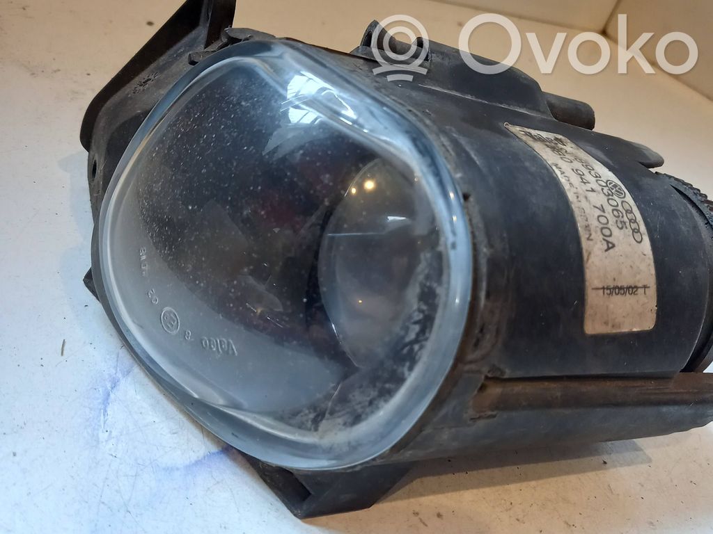 Miglas lukturis priekšā   4B0941700A,89303065