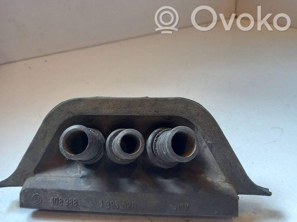 BMW 3 E36 Moottorin vesijäähdytyksen putki/letku 