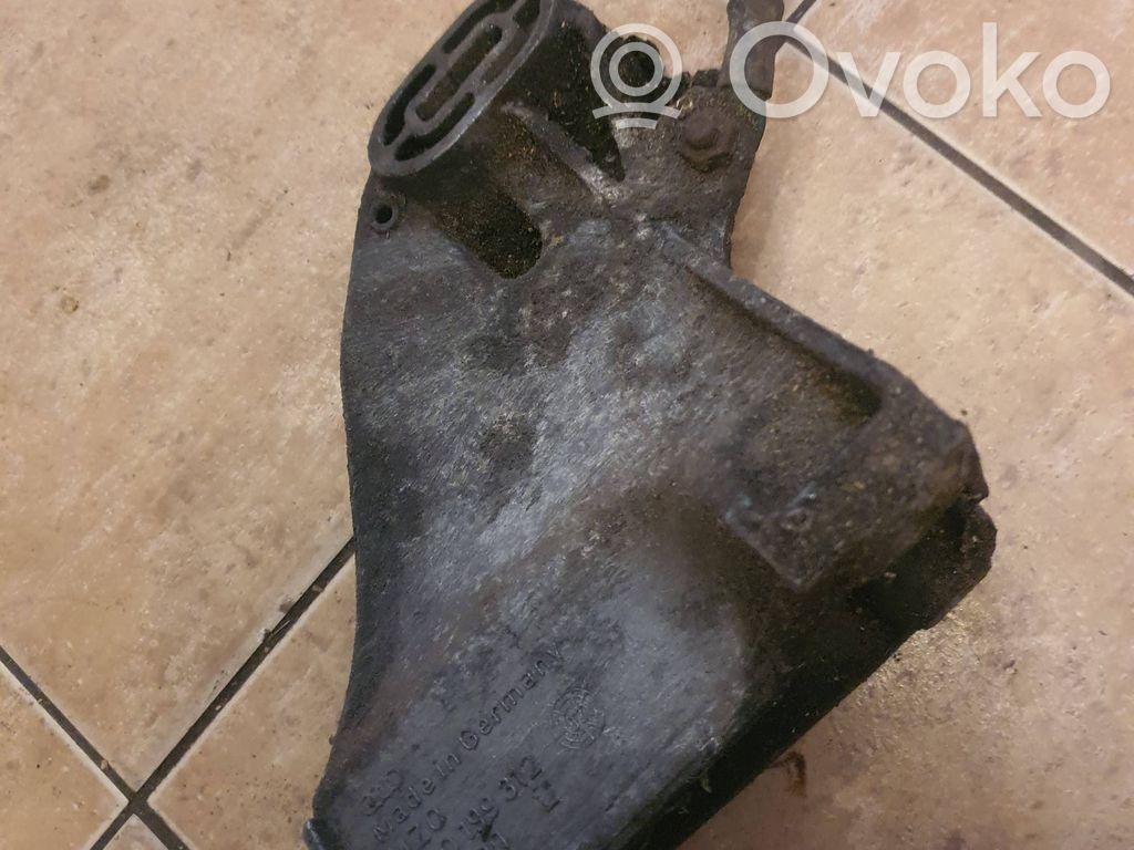 Engine mounting bracket   4A0199312,810820