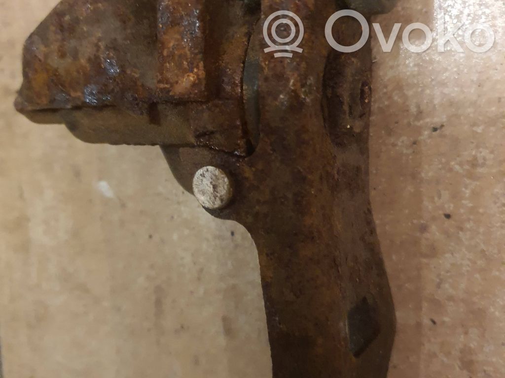 Volkswagen Golf I Regulator siły hamowania 