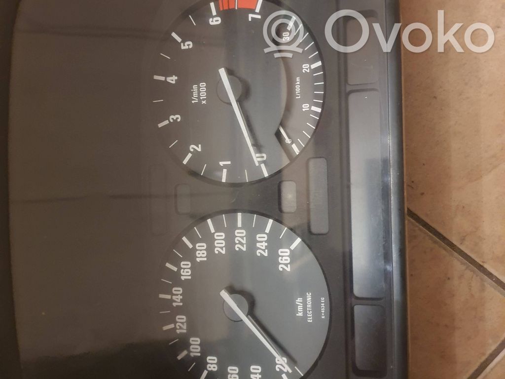 BMW 7 E32 Speedometer (instrument cluster) 