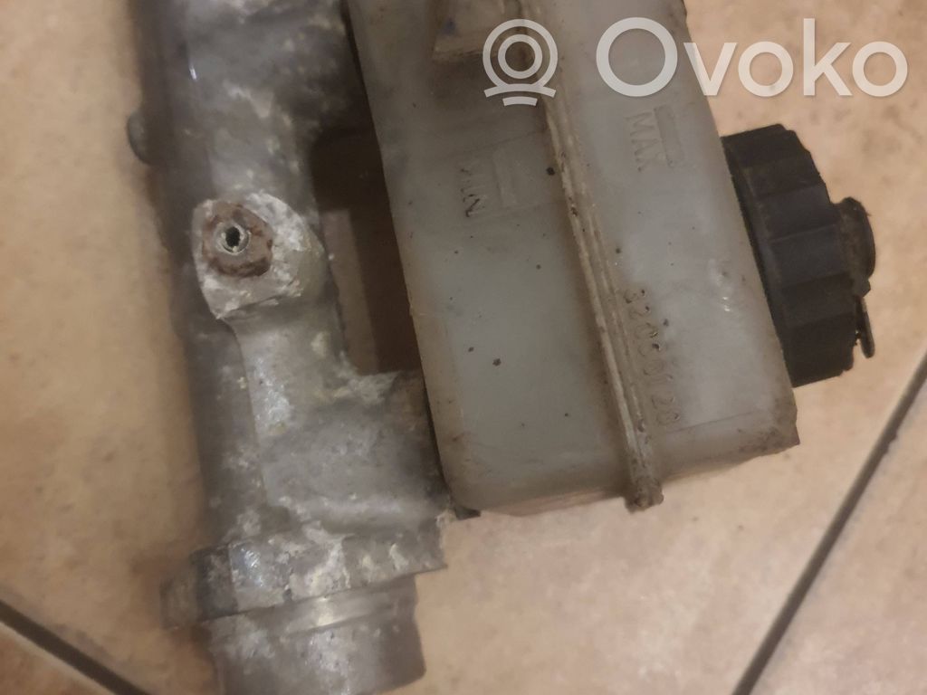BMW 7 E32 Galvenais bremžu cilindrs 