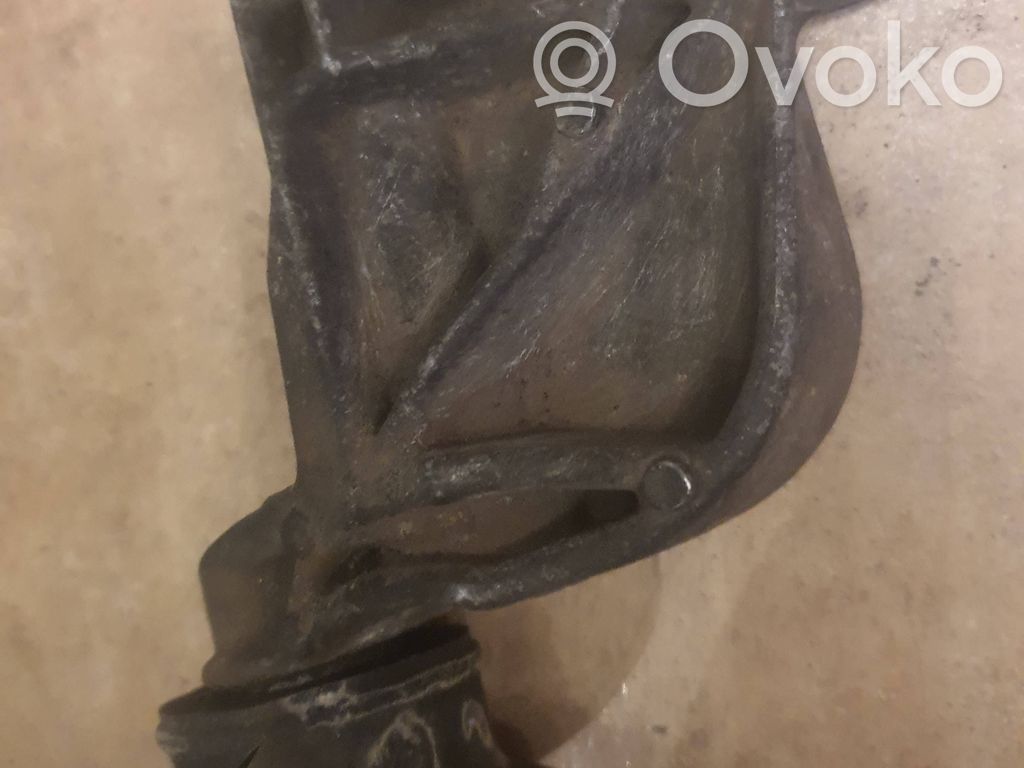 Audi 80 90 S2 B4 Ģeneratora stiprinājums 