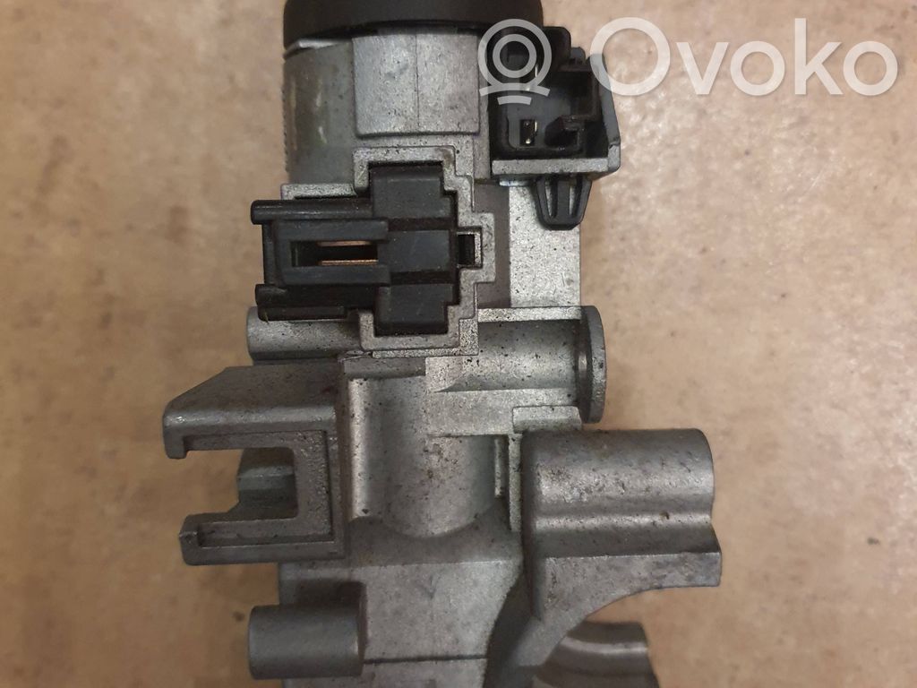 Mazda B2000 - B2200 Aizdedzes atslēga 