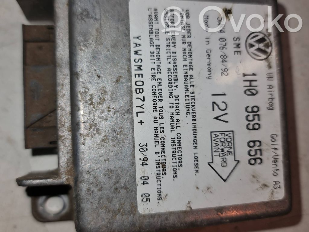 Volkswagen Golf III Airbag control unit/module 