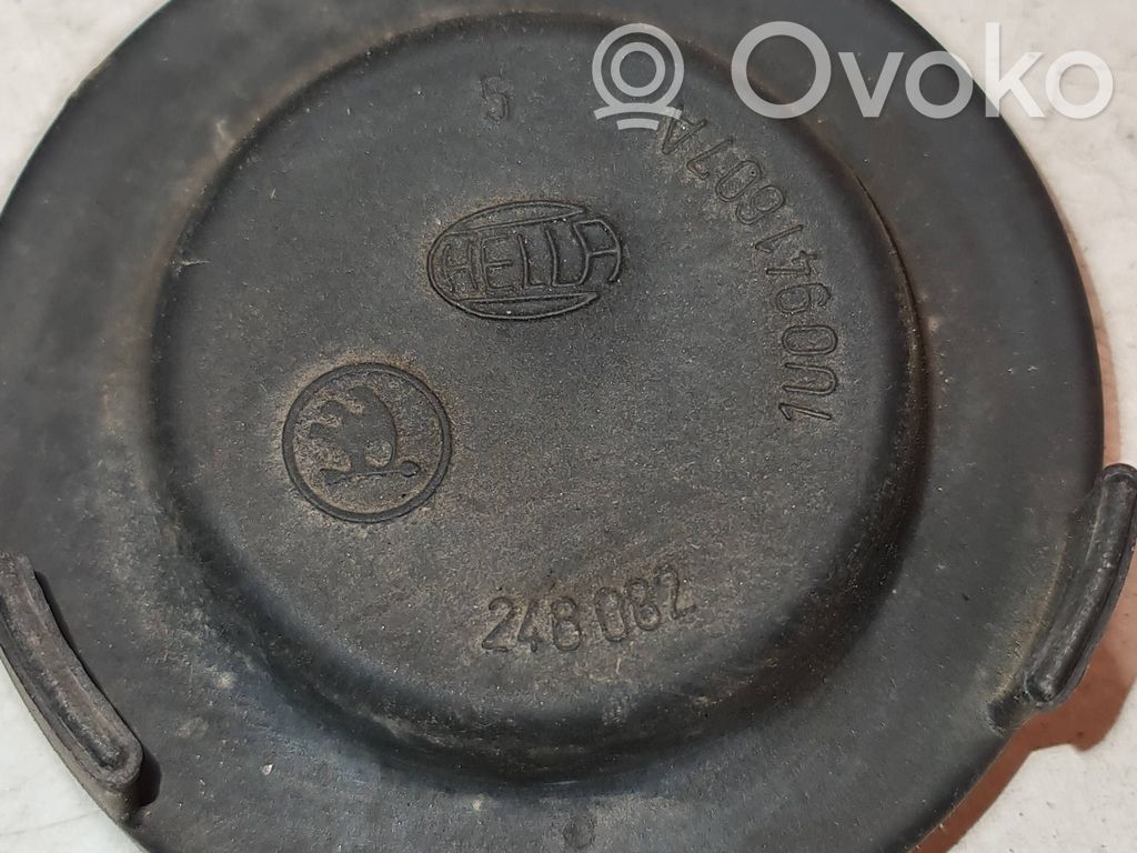 Skoda Octavia Mk1 (1U) Osłona żarówki lampy przedniej 