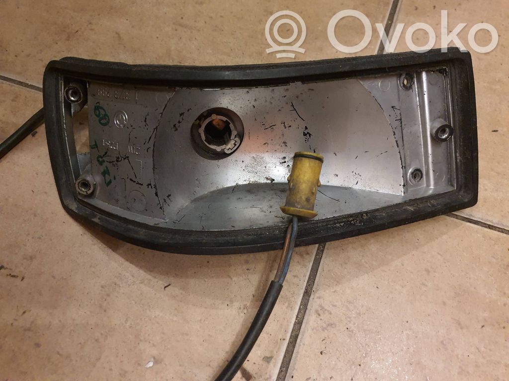 BMW 5 E28 Blinker vorne Stoßstange 