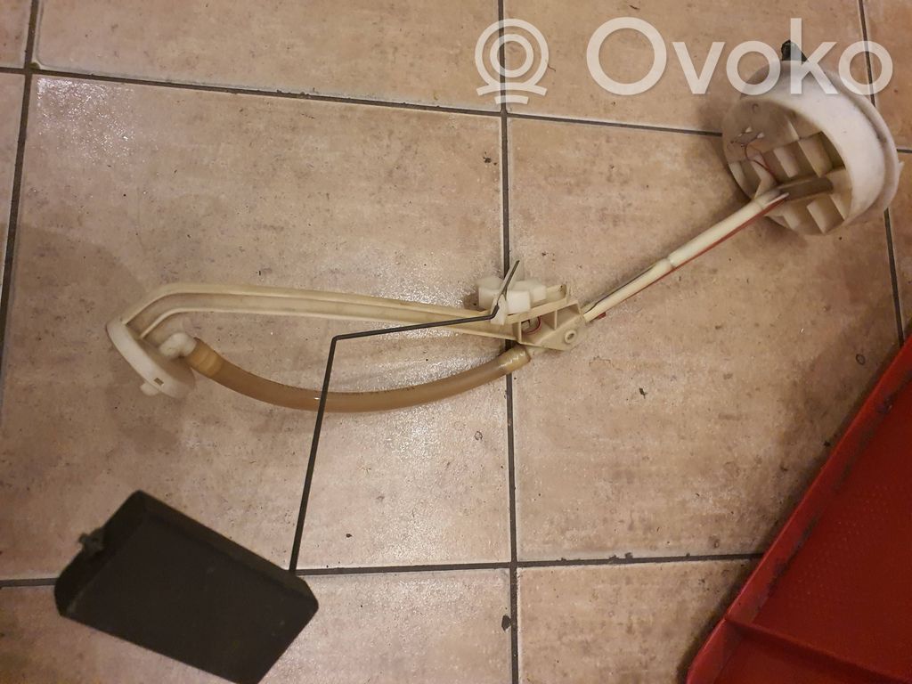 Audi A6 S6 C4 4A Sensor de nivel de combustible 