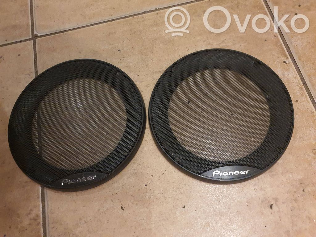 Audi 100 200 5000 C3 Grilles, couvercle de haut-parleur porte arrière 