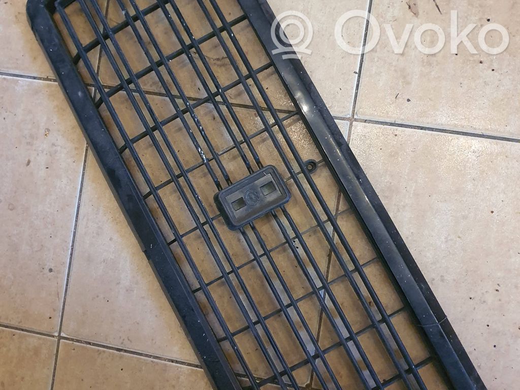 Oberes Gitter vorne