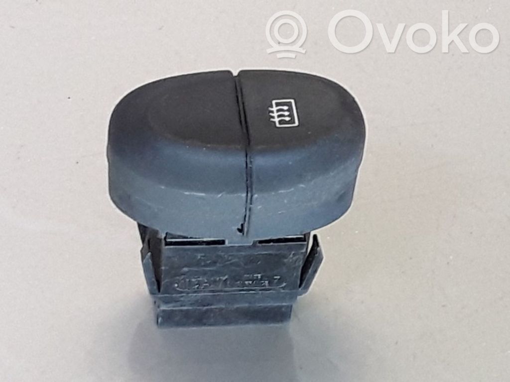 Renault Megane I Windscreen/window heater switch 