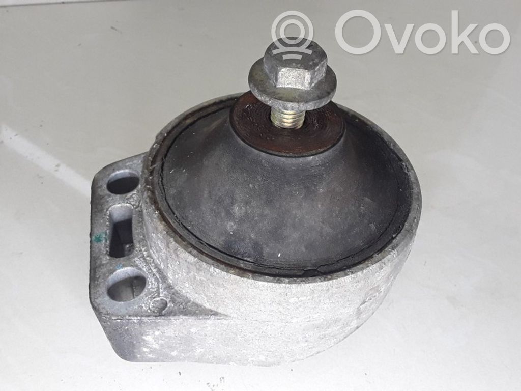 Ford Mondeo Mk III Engine mount bracket 