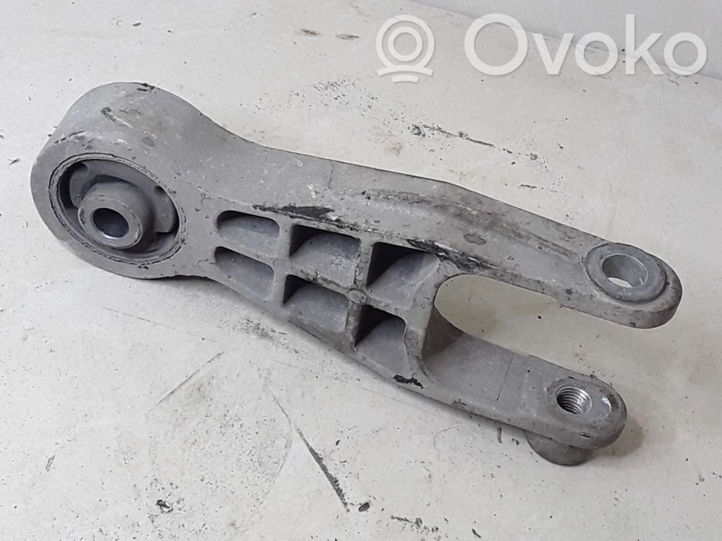 Engine mount bracket   9227882