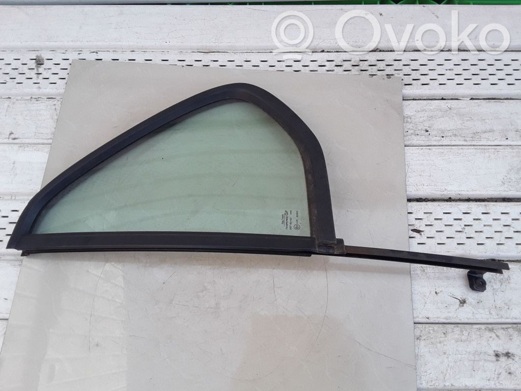 Opel Frontera B Ventanilla de ventilación de la puerta trasera 