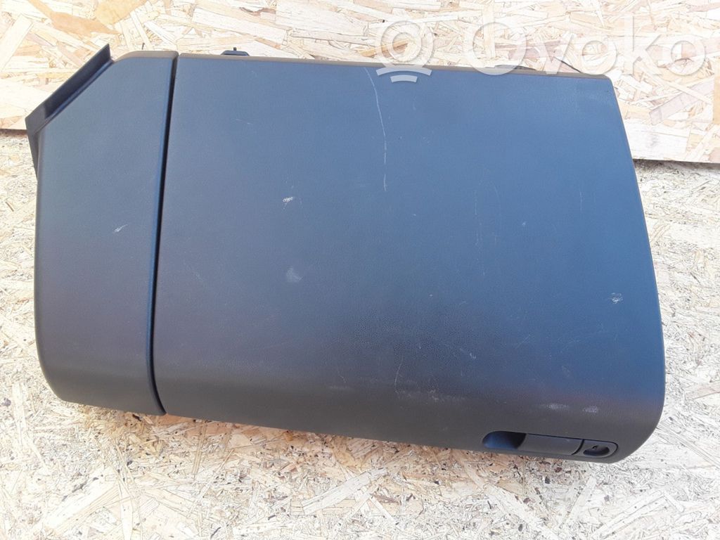 Mazda 3 I Glove box set 