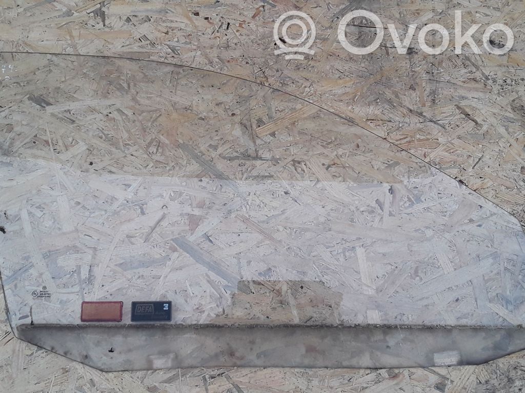 Volkswagen Golf IV Front door window glass four-door 
