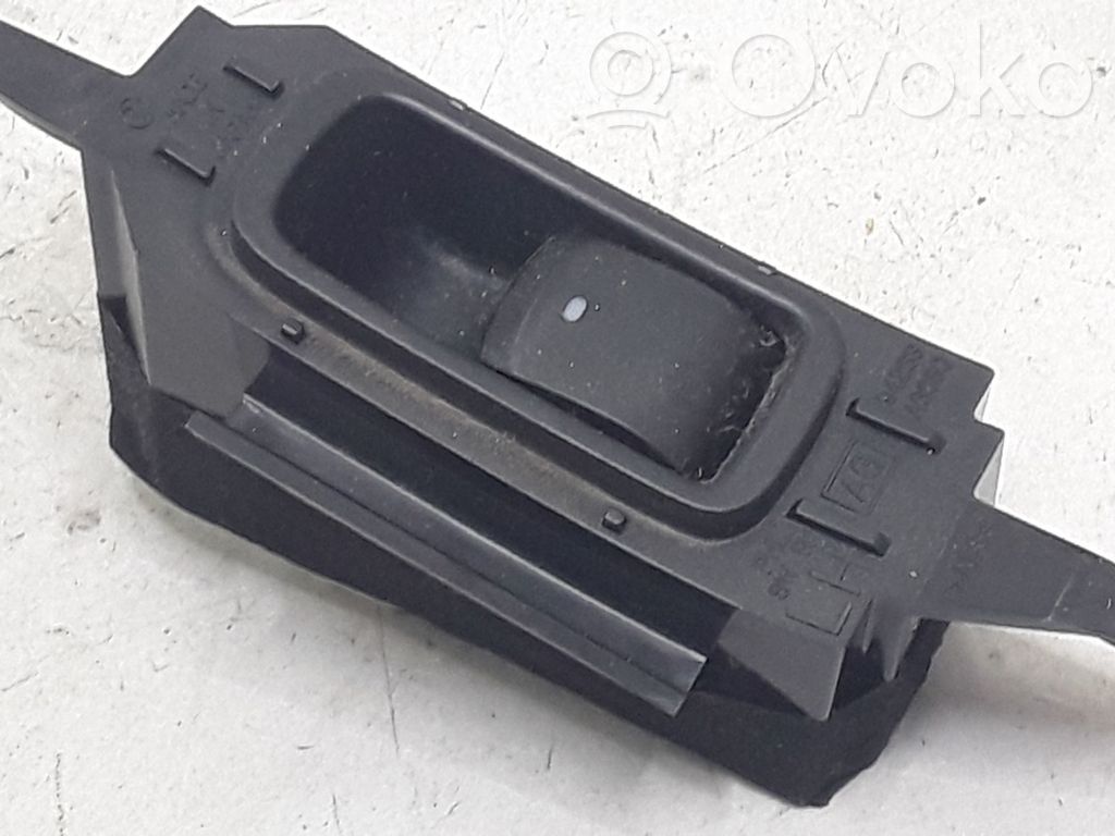 Subaru Legacy Electric window control switch 
