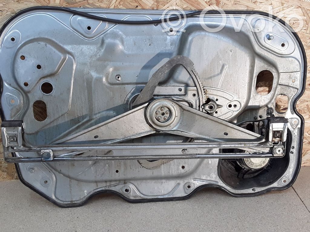 Ford Focus Front window lifting mechanism without motor 