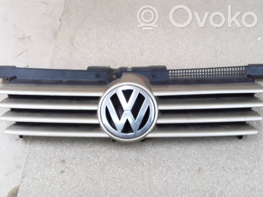 Volkswagen Bora Rejilla superior del radiador del parachoques delantero 
