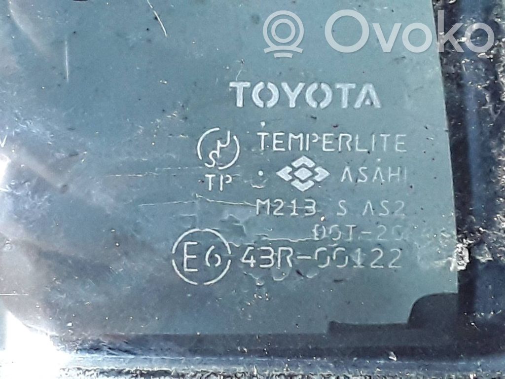 Toyota Corolla E120 E130 Szyba karoseryjna drzwi tylnych 