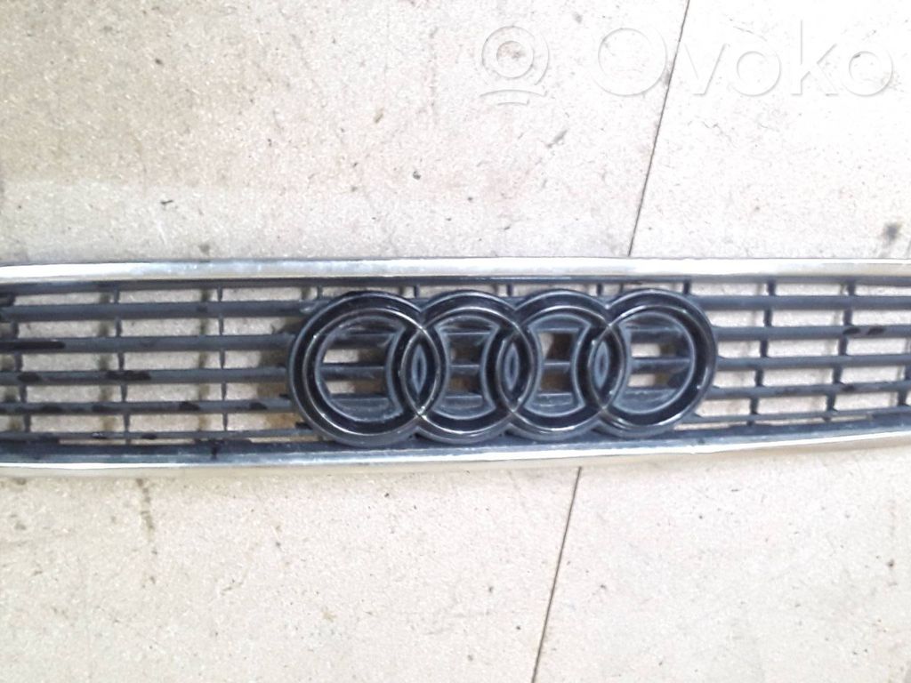 Audi A4 S4 B5 8D Atrapa chłodnicy / Grill 