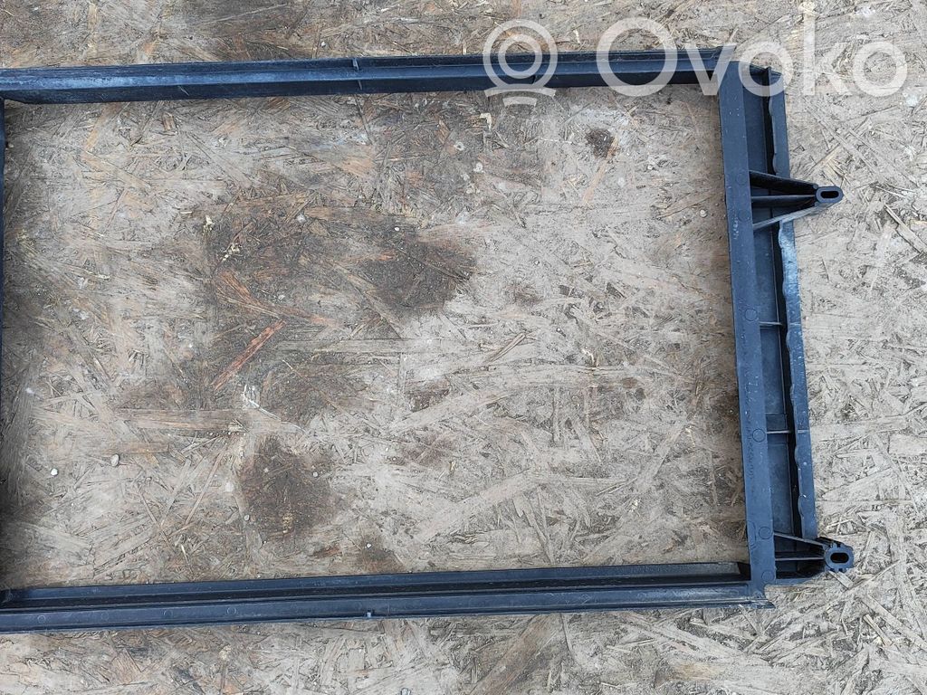 Volvo S60 Radiator cooling fan shroud 