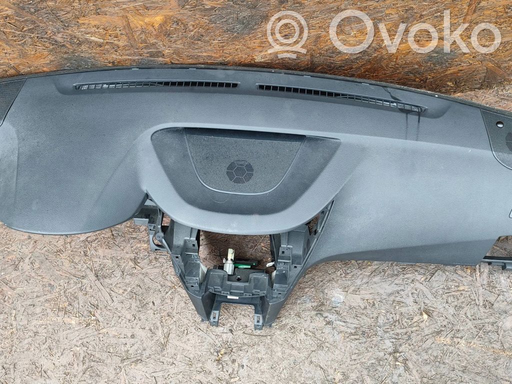 Subaru Outback Panelis 