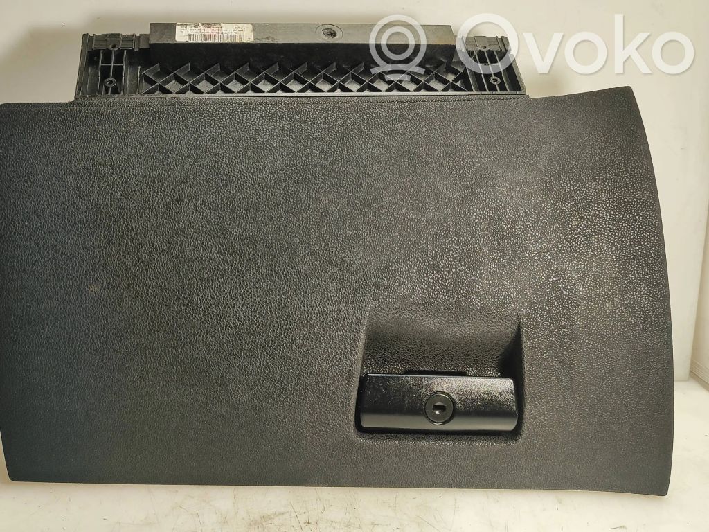 BMW X3 E83 Glove box lid/cover 