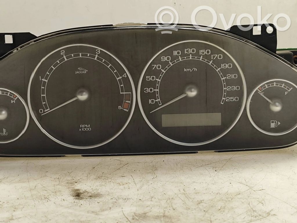 Jaguar X-Type Spidometrs (instrumentu panelī) 