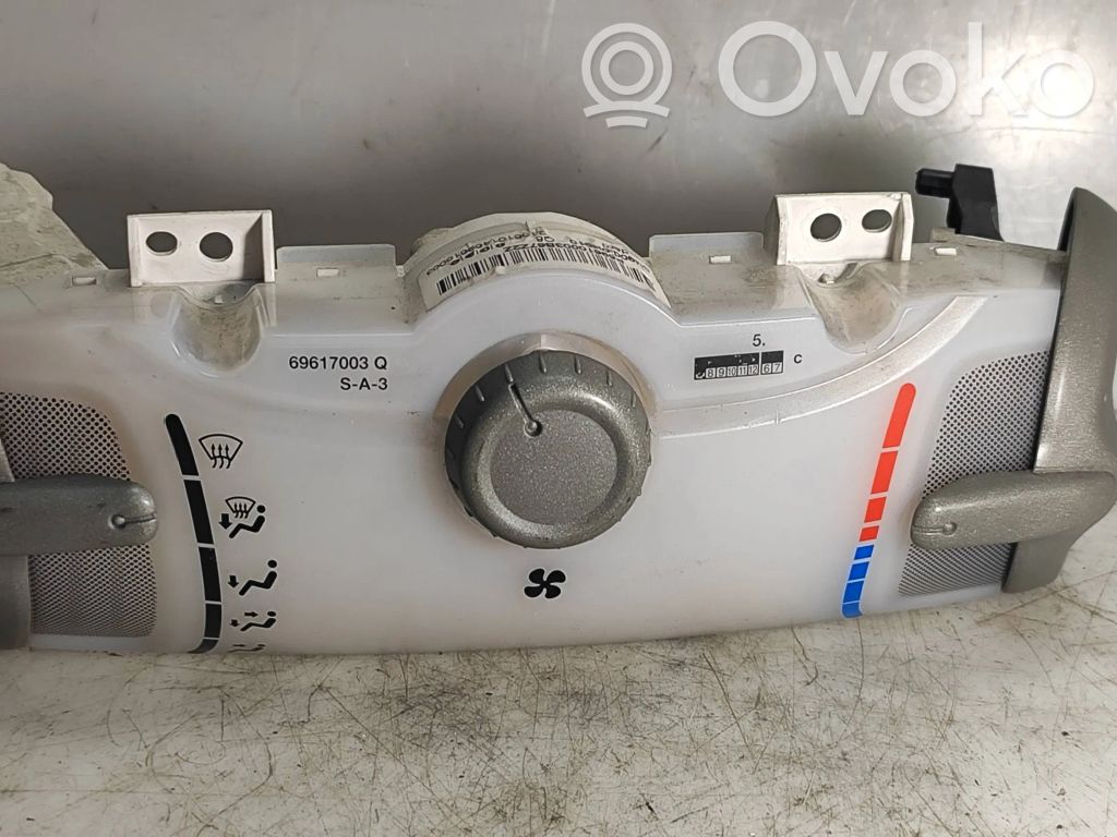 Toyota Aygo AB10 Climate control unit 