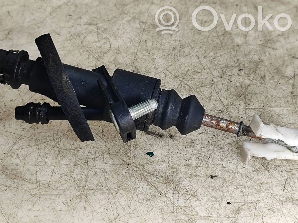 Opel Corsa C Kytkimen pääsylinteri 