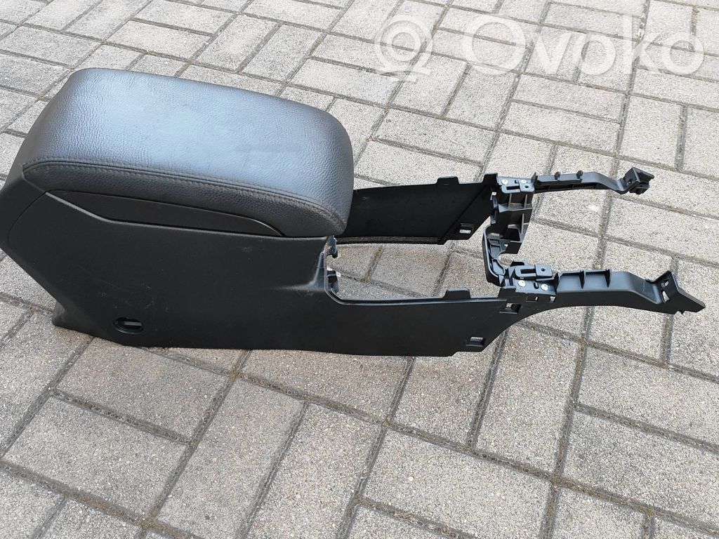 Subaru Legacy Reposabrazos 