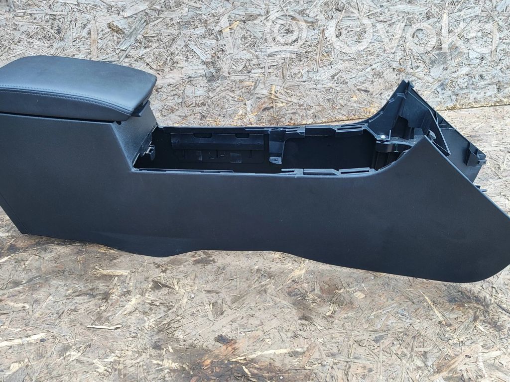 Armrest   GS1D64441