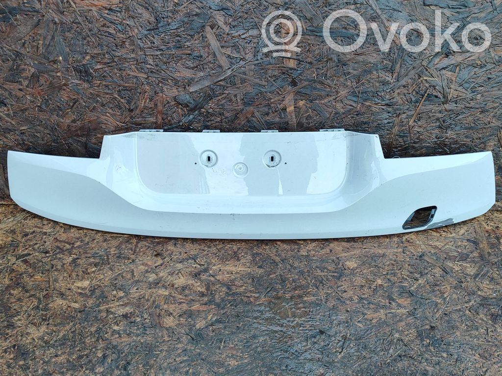 BMW i3 Moldura inferior del parachoques trasero 