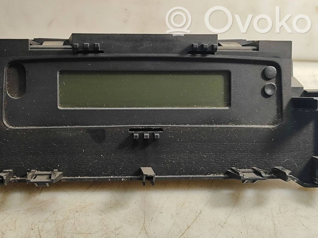 Renault Megane II Screen/display/small screen 