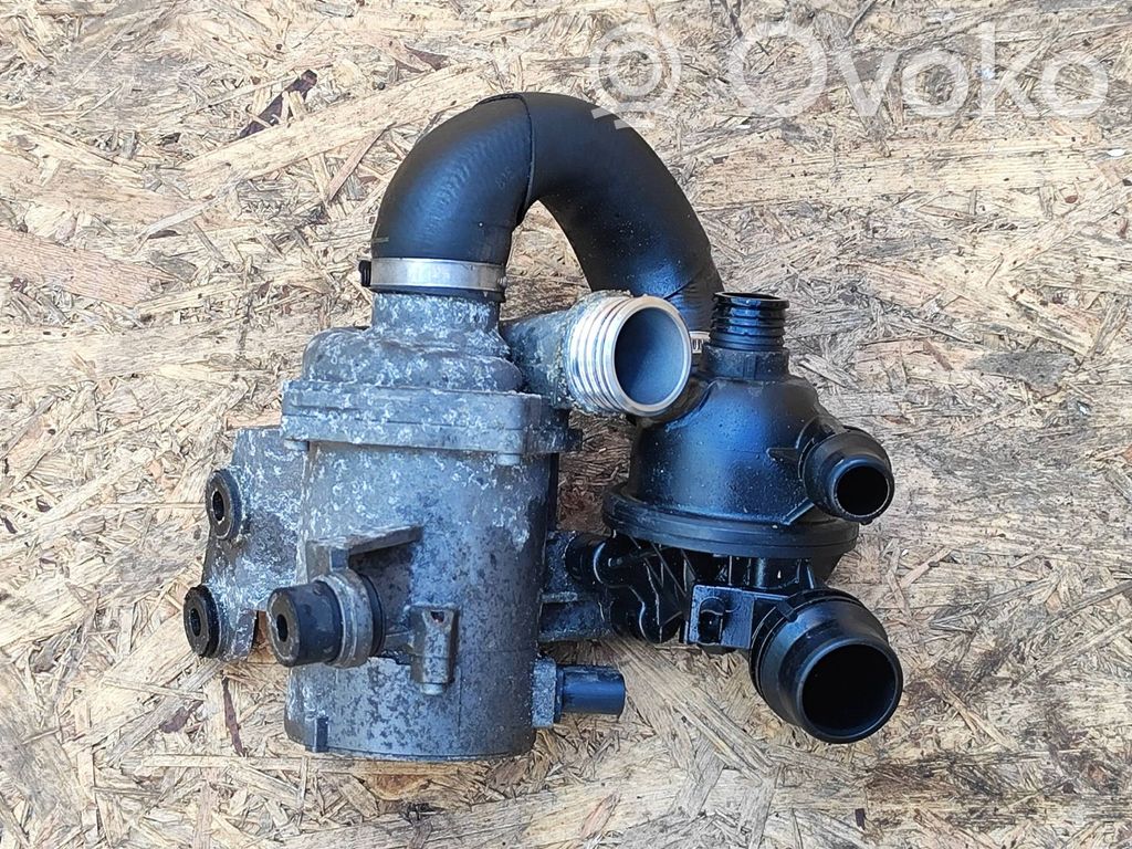 Water pump   7561229